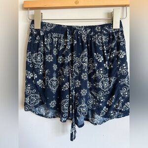 Split hem Hollister Shorts Sz. XS